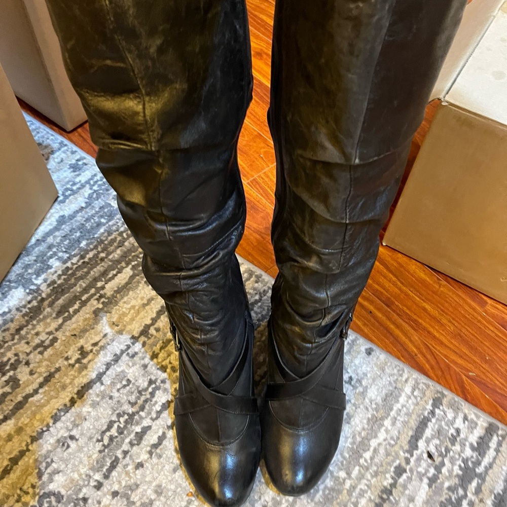 Rare size 12 Hush Puppies knee high leather boots